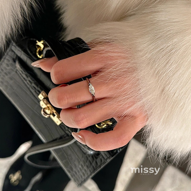 Leilanie Zircon Marquise Ring [J59QCCP6]