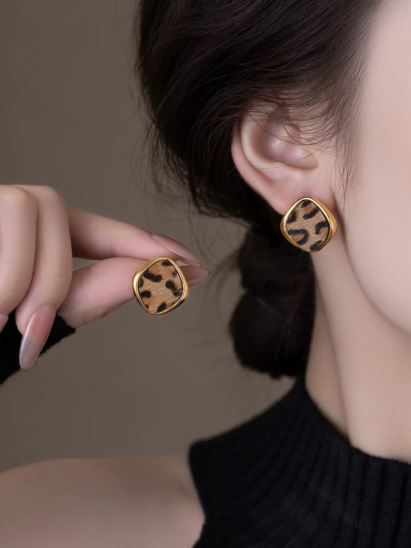 Leopard Print Stud Earrings [799A45PR]