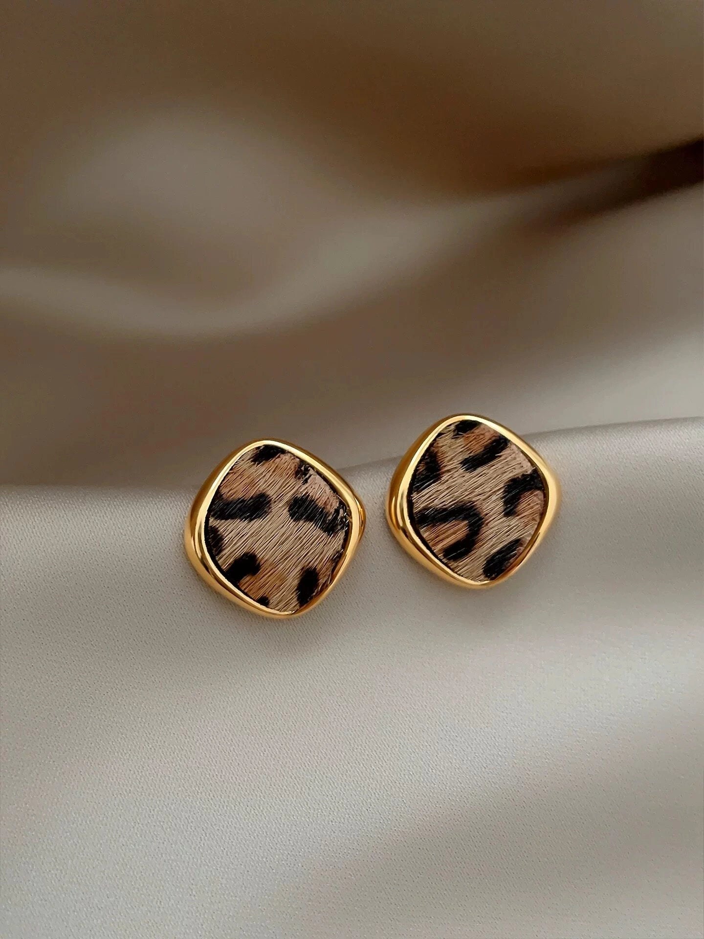 Leopard Print Stud Earrings [SET79TUB]