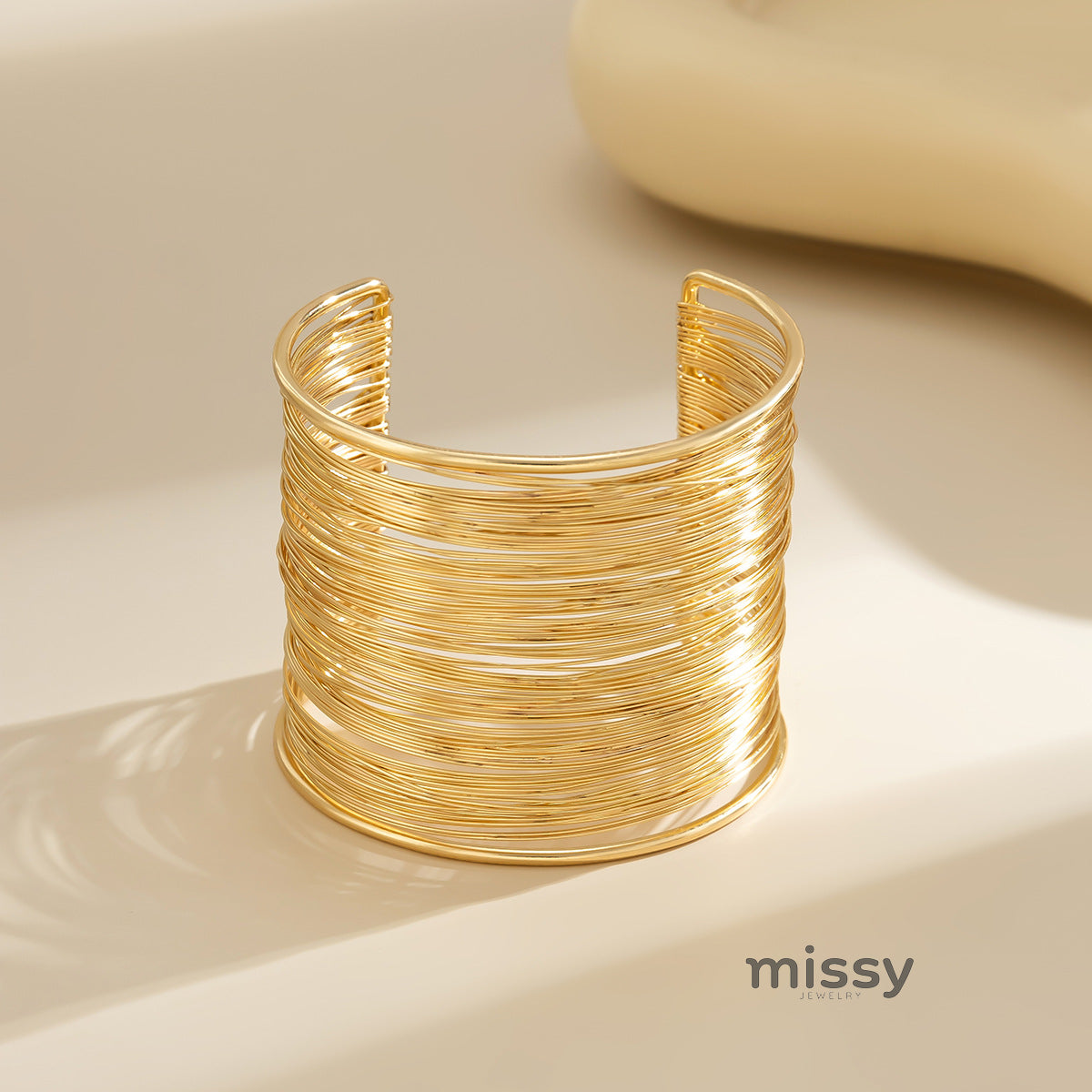 Lillith Brushed Cuff Bracelet [CYNM08RO]