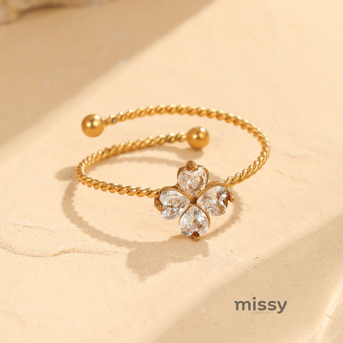 Lilou Clover Charm Ring [4Z25HC40]