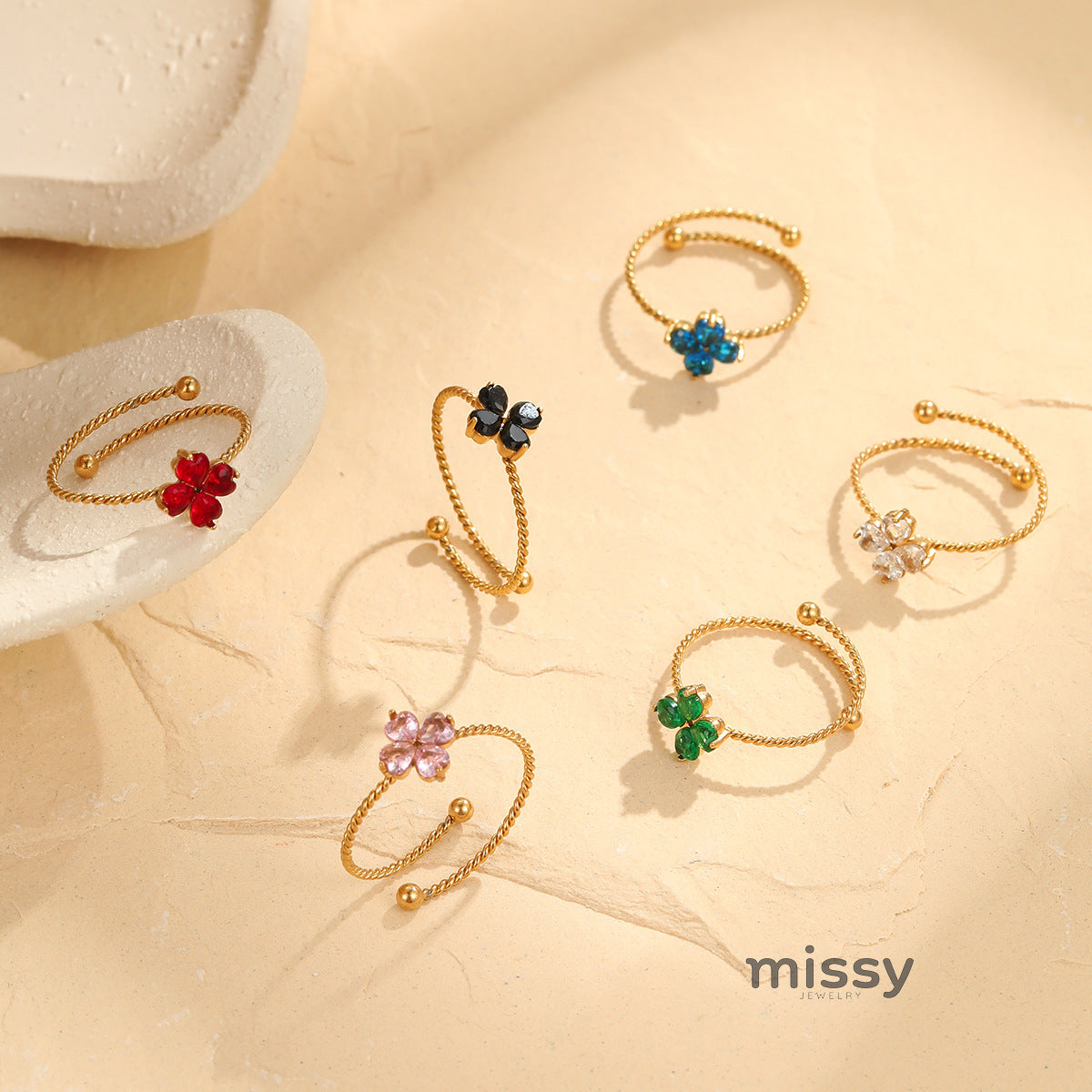 Lilou Clover Charm Ring [H0SUCULQ]
