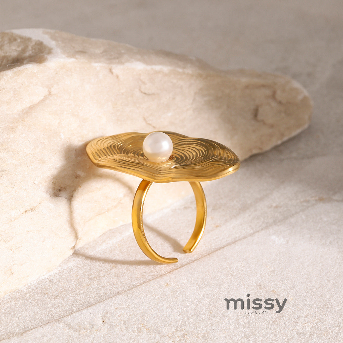 Lilou Cosmic Pearl Open Ring