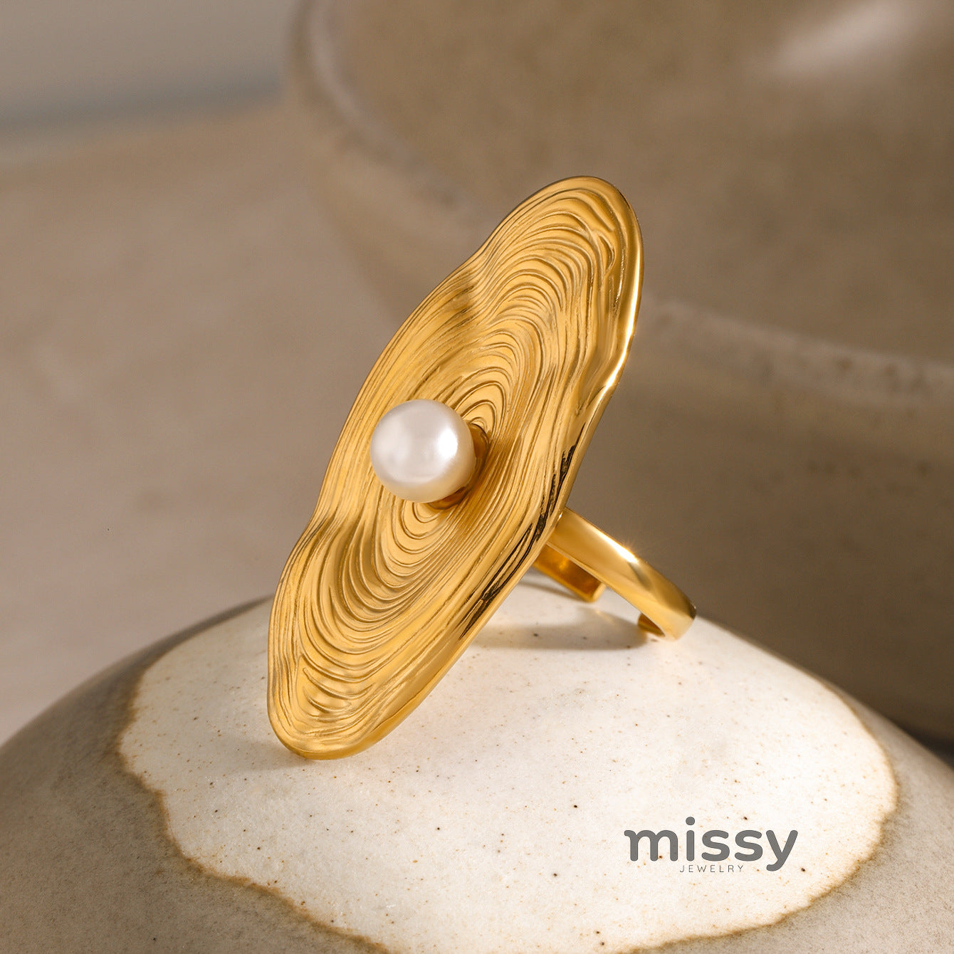Lilou Cosmic Pearl Open Ring