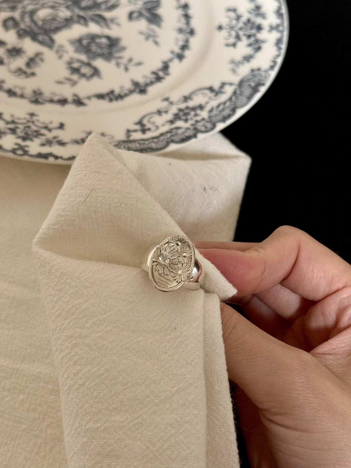 Little Daisy Diary Ring [PIK13BK4]