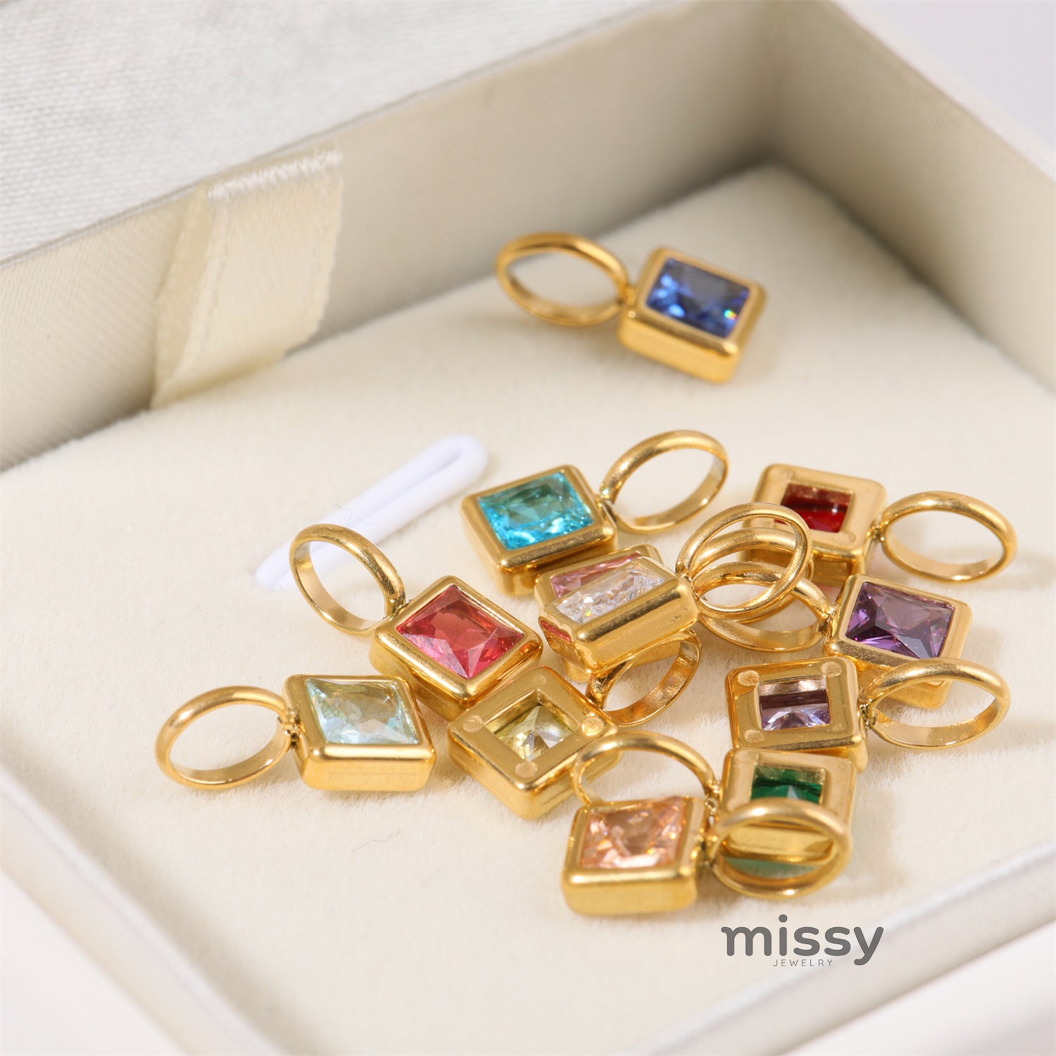 Lotus Birthstone Cube Necklace [531FE6QV]