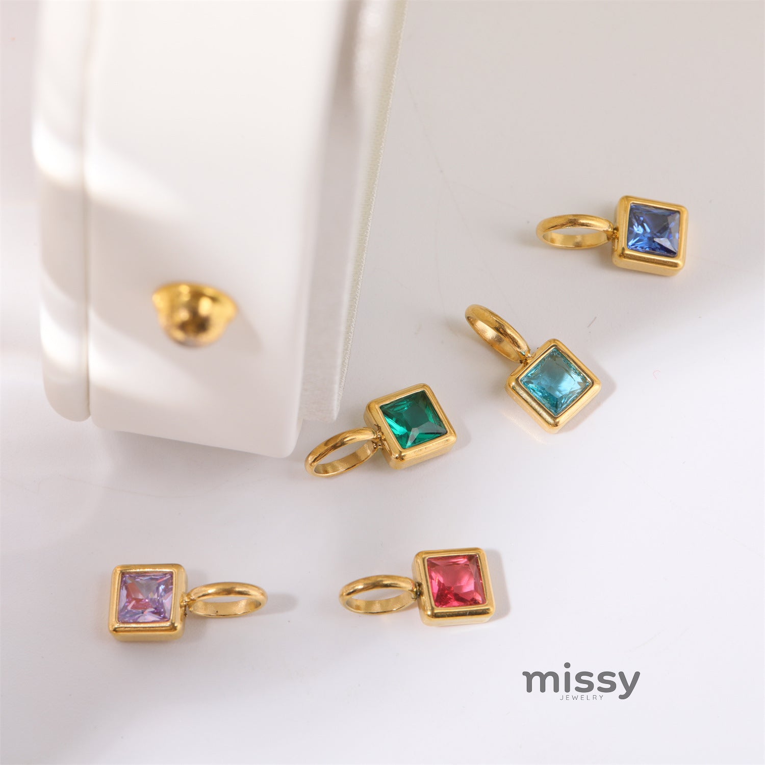 Lotus Birthstone Cube Necklace [F1S2MJWT]
