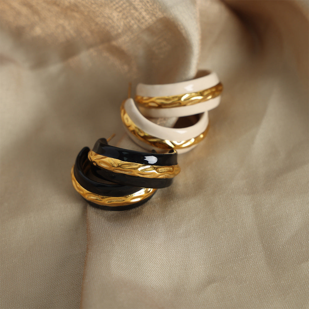 Louella Glazed Hammered C-Hoop Earrings [VFAEK1N2]