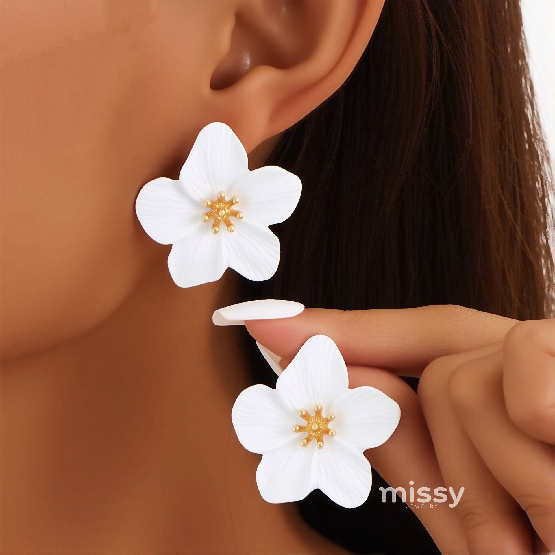 Love Petal Drop Earrings [V6DSTOPF]