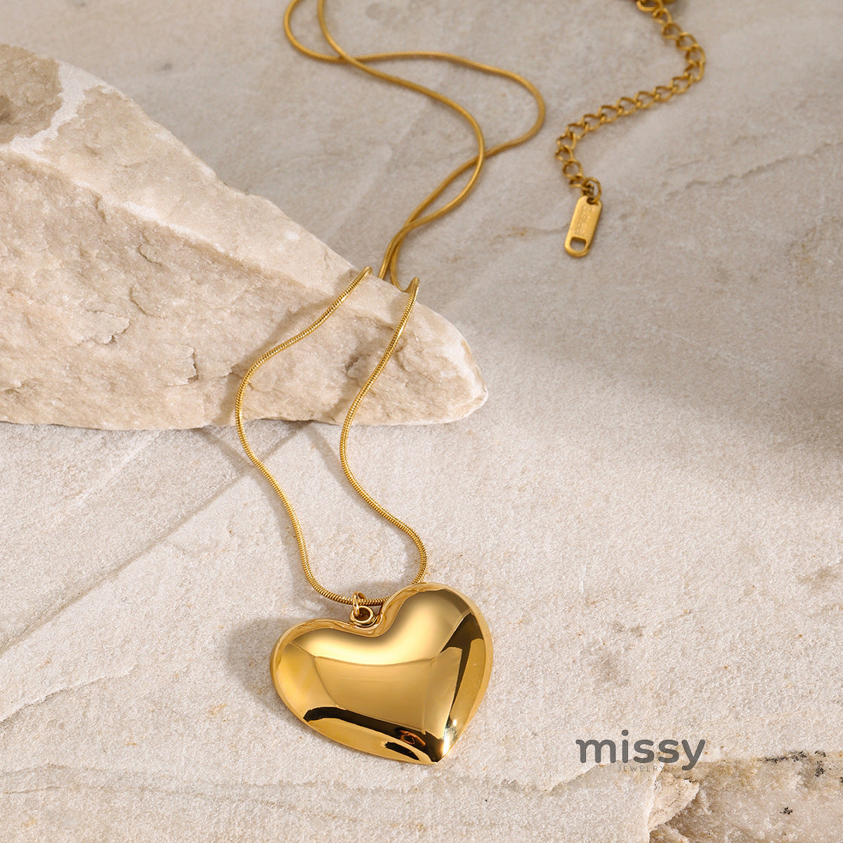 Lovina Heart Pendant Necklace [X60BNBZX]
