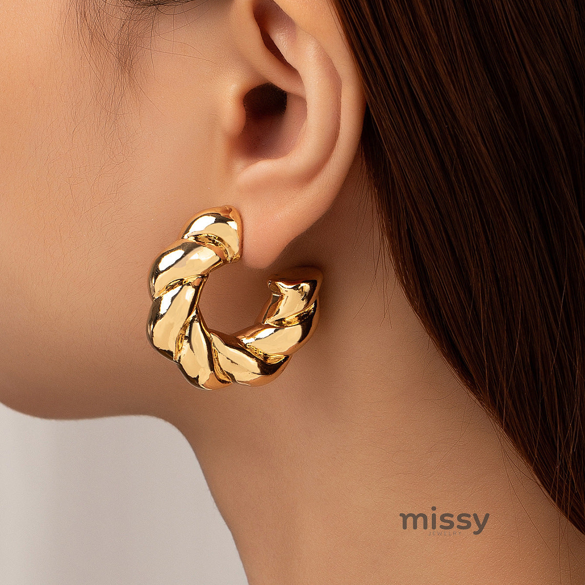 Lucina Bold C Hoop Earrings [UP730SCB]