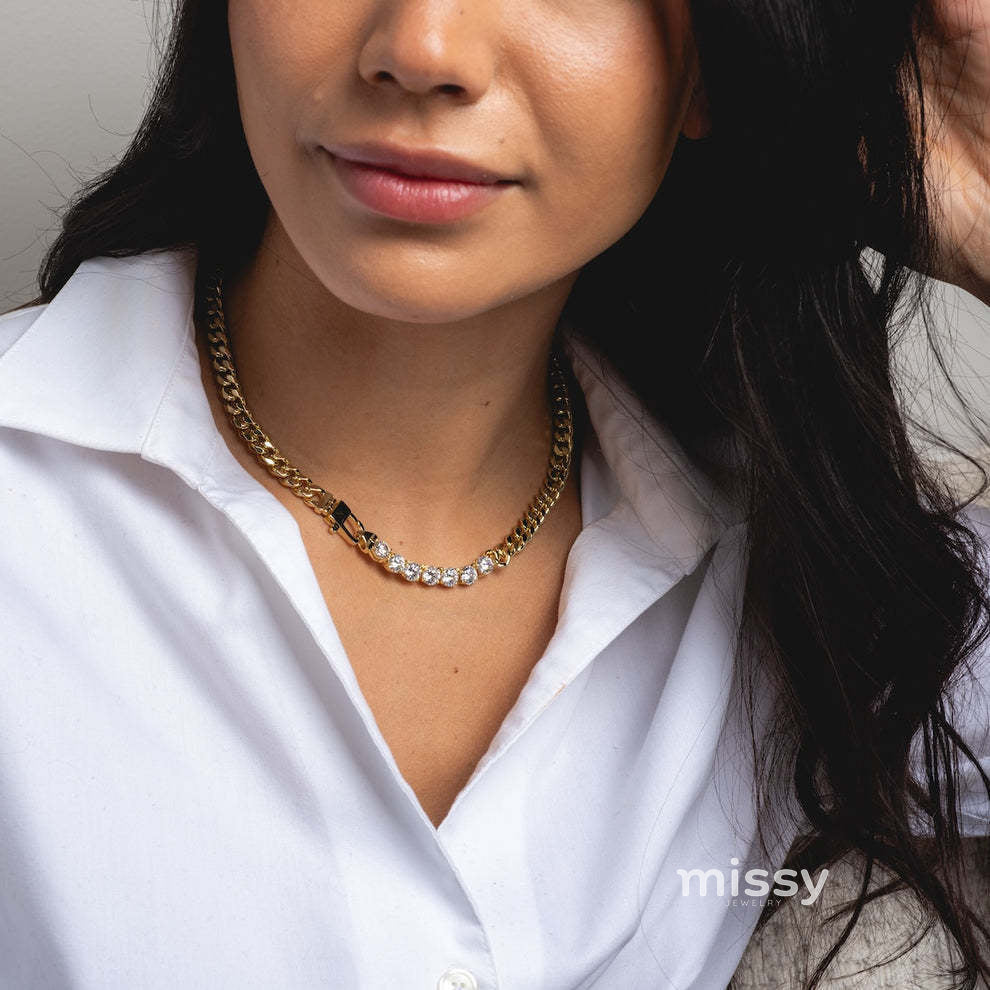 Lynlee Oval Pavé Pendant Necklace [7T79UYUT]