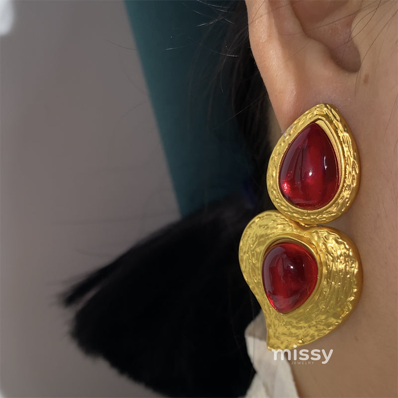 Lynnleigh Exaggerated Heart Earrings [MSJLKLZ7]