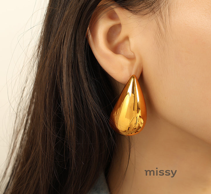 Lyrik Elegant Knot Earrings [LHO3MAQ2]