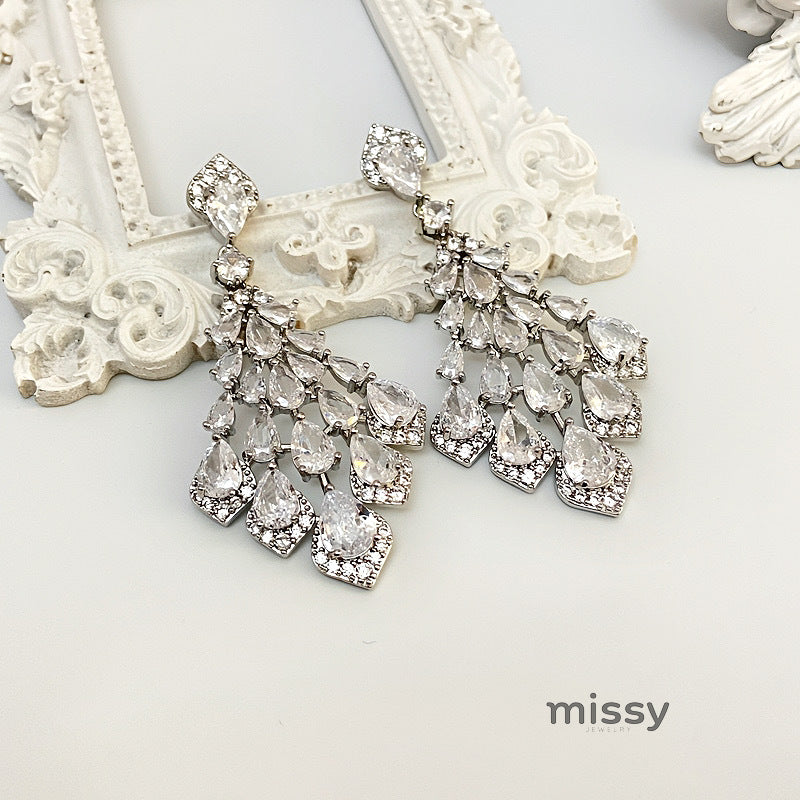 Maelee Zircon Feather Drop Earrings [YV950FG5]