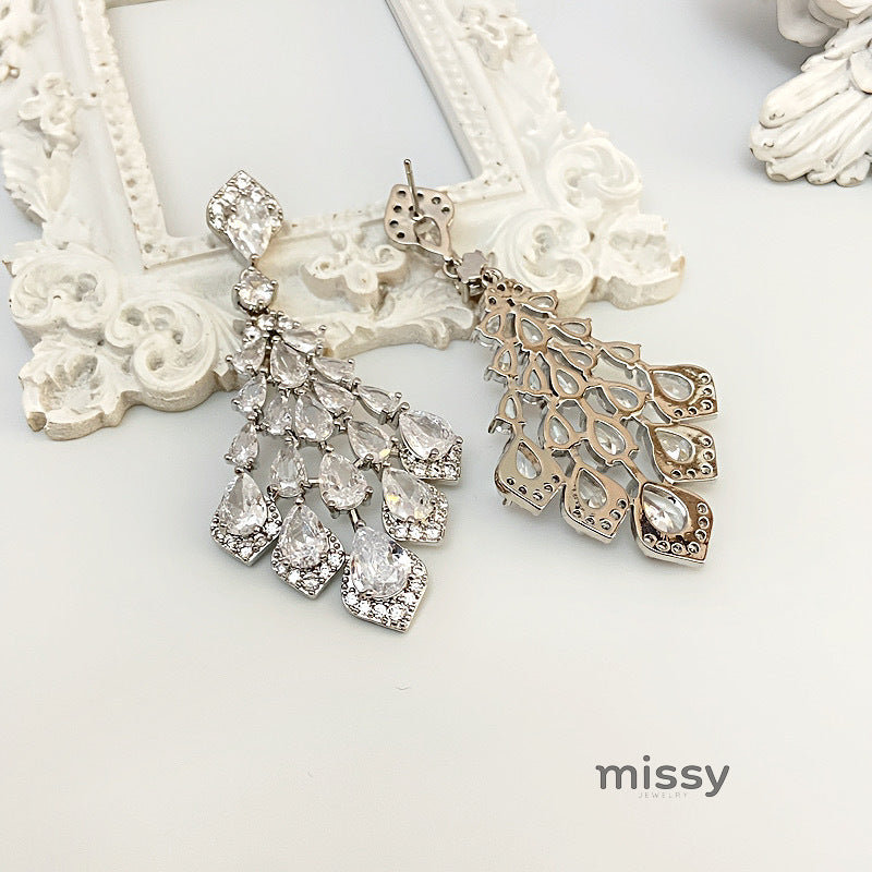 Maelee Zircon Feather Drop Earrings [UZSPYJFO]