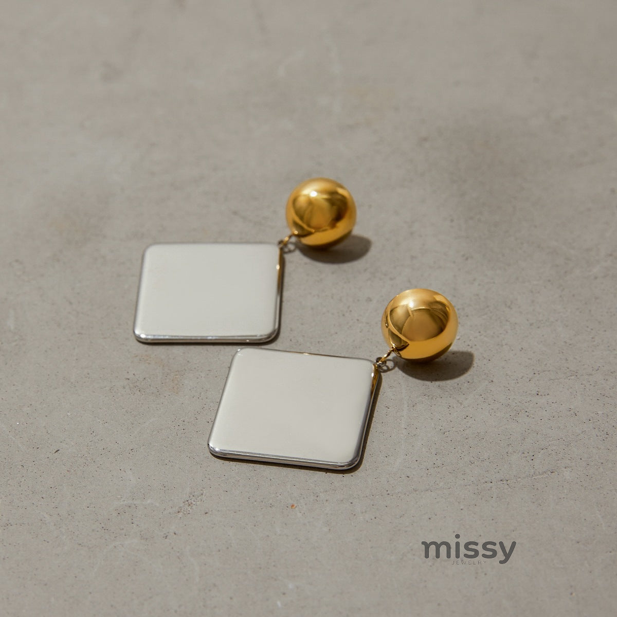Maeleigh Geometric Color-Block Earrings [M5URCLIO]