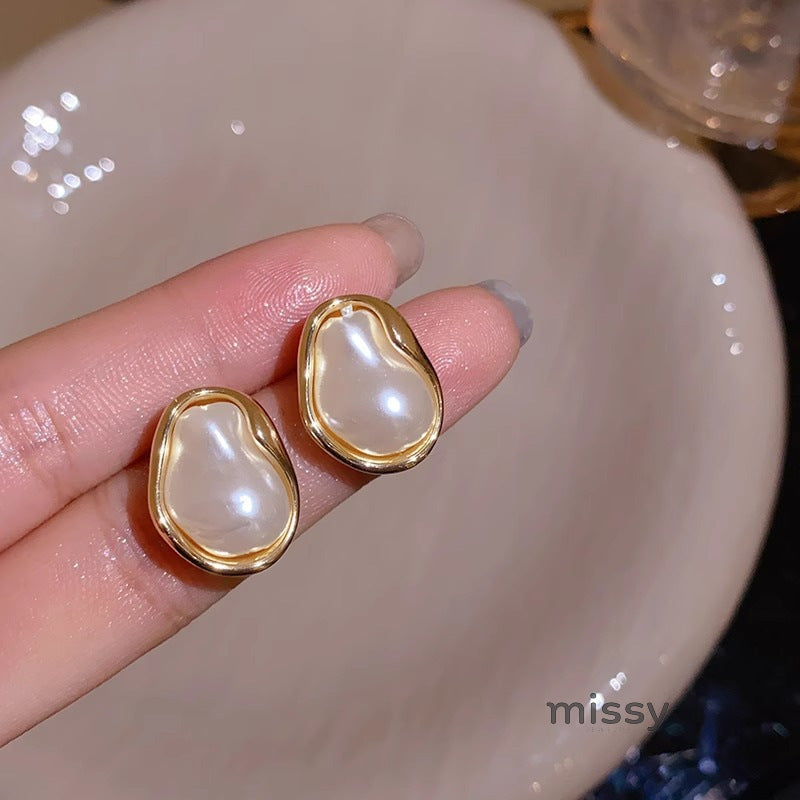 Mairead Irregular Baroque Pearl Earrings [6TFNROCD]