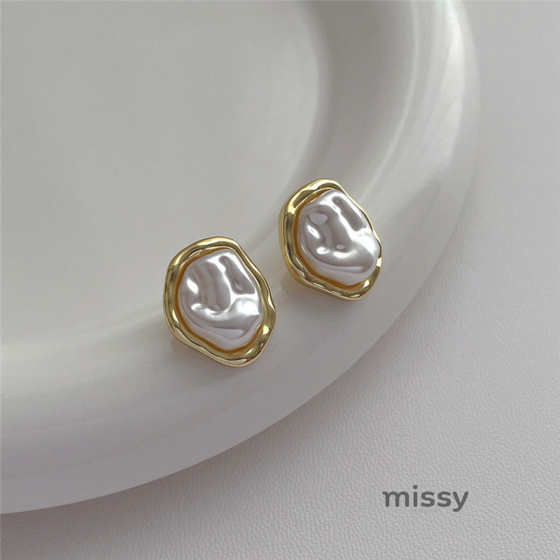 Mairead Irregular Baroque Pearl Earrings [9IIRF2CD]