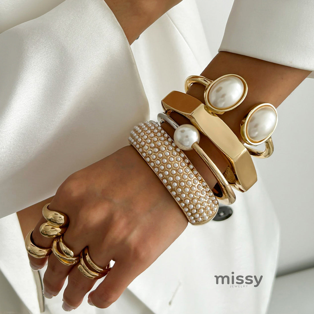 Mali Pearl Accented Cuffs [WRBWYDHV]