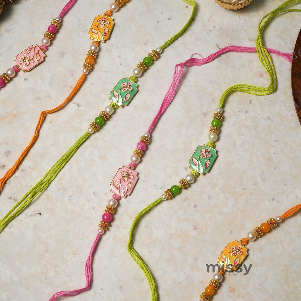 Margot Pearl Flower Necklace [TU1QHVWP]