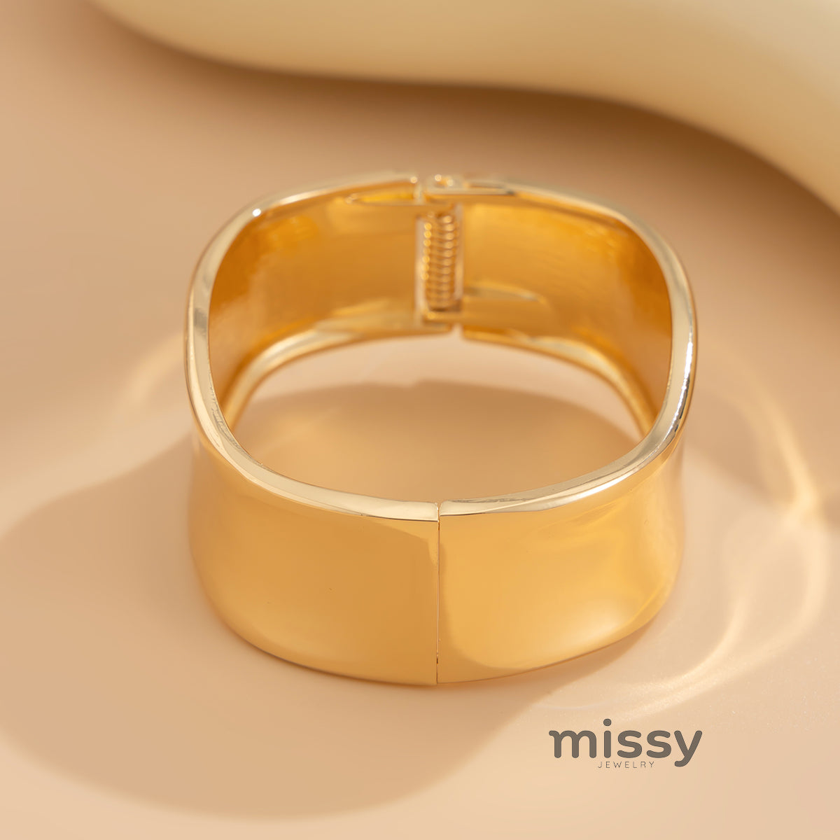 Mariaelena Sleek Cuff Bracelet