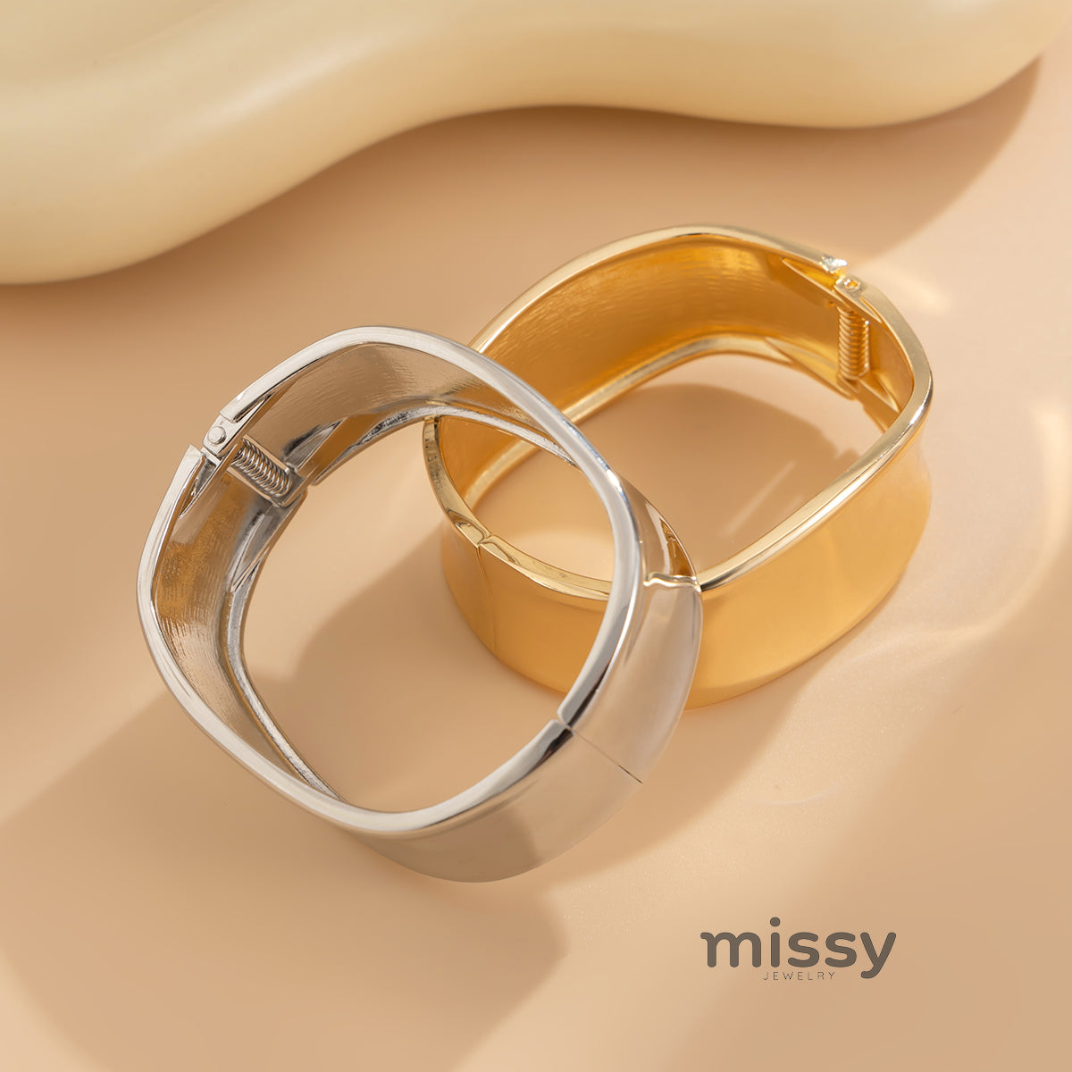 Mariaelena Sleek Cuff Bracelet
