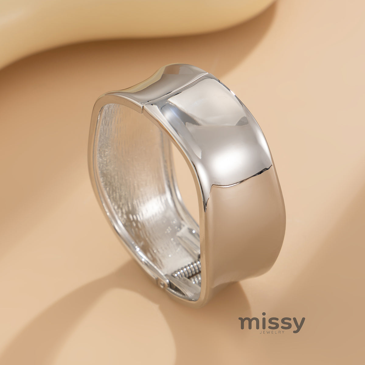 Mariaelena Sleek Cuff Bracelet