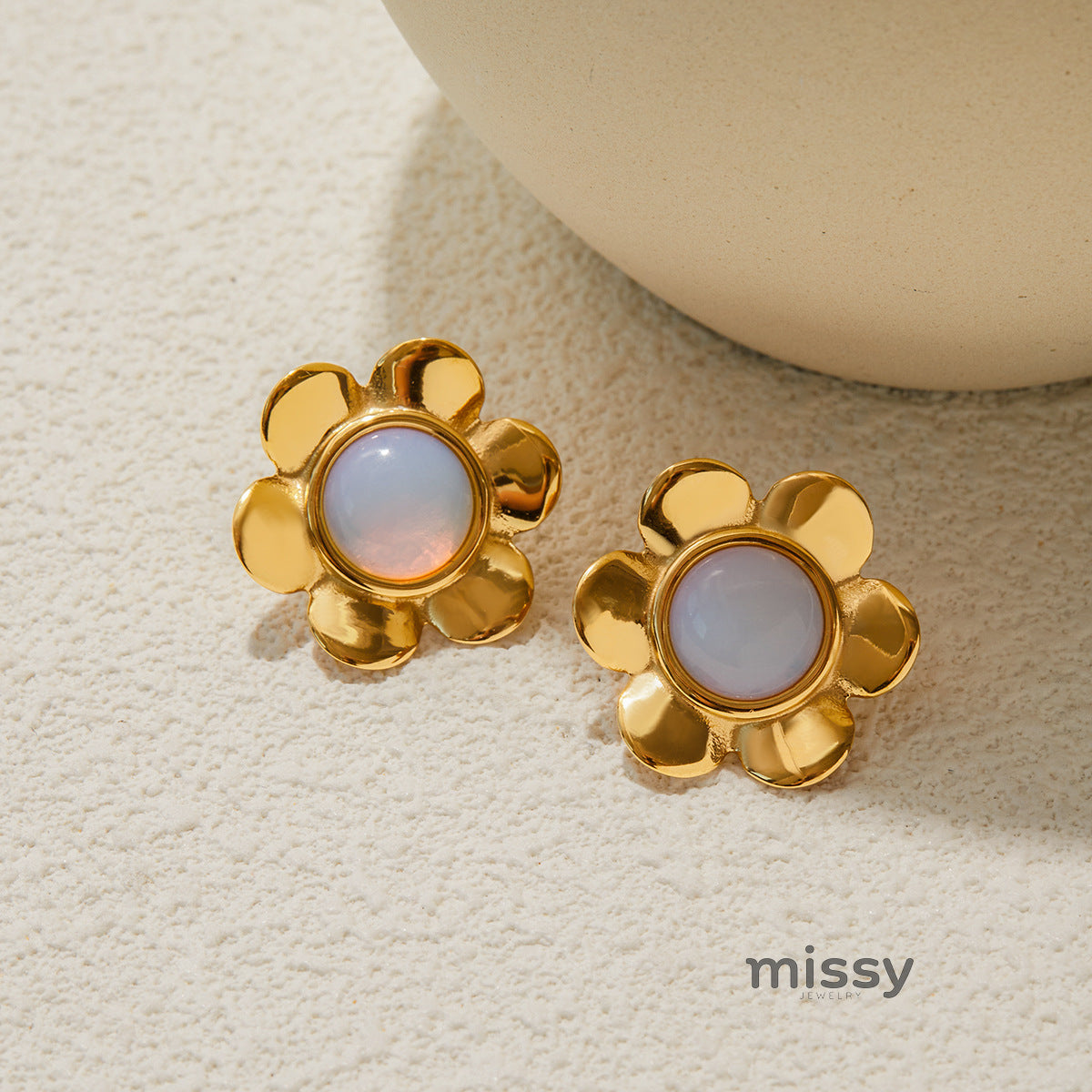 Mattie Opal Flower Stud Earrings [40ZEKD8V]