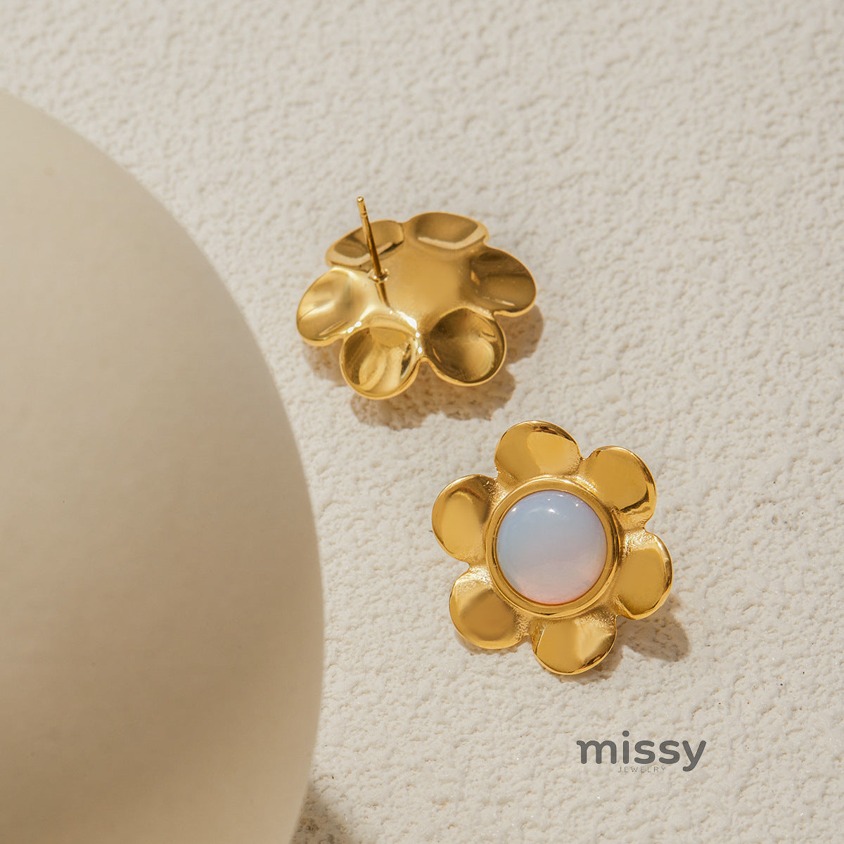 Mattie Opal Flower Stud Earrings [A7DCH1FY]