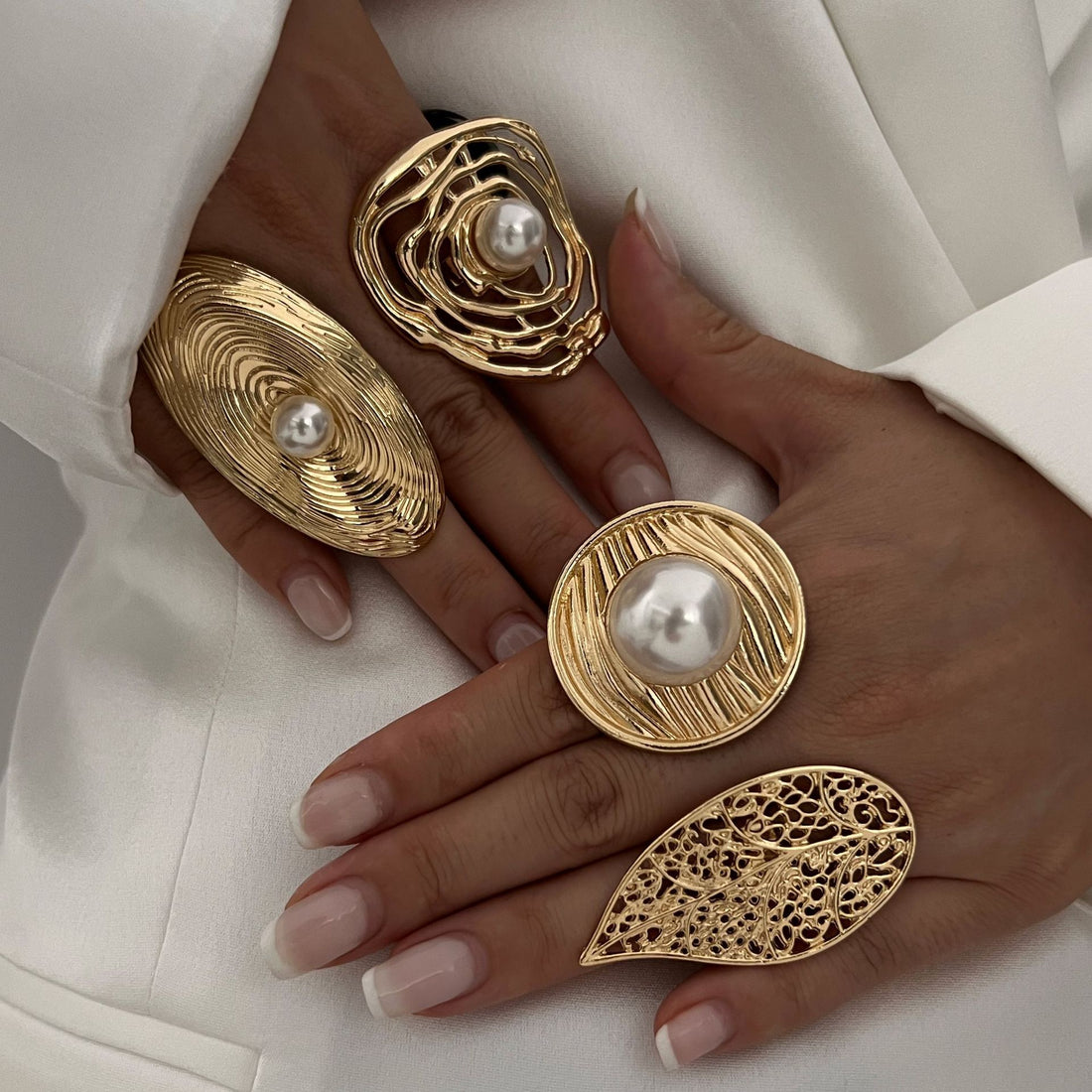 Maybelle Sculptural Pearl Ring [18JKFWGJ]