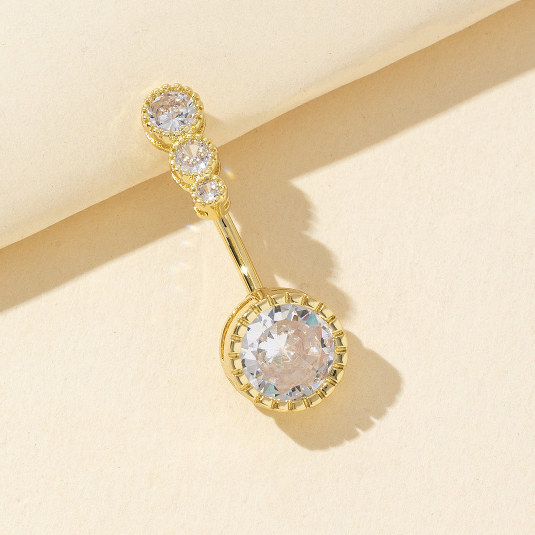 Mckinleigh Dazzling Heart Navel Ring [Q5918UEI]