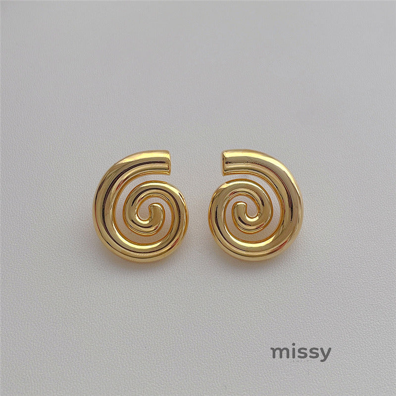 Meadow Asymmetrical Conch Earrings [ORUVR6MH]