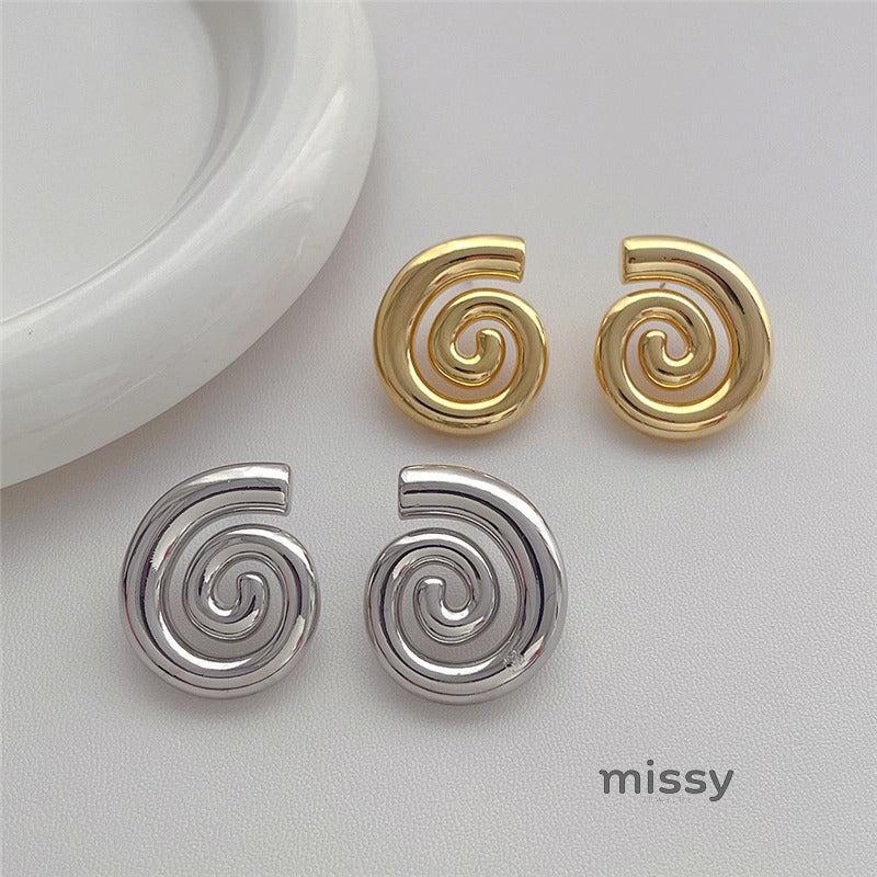 Meadow Asymmetrical Conch Earrings [QV66XRDE]