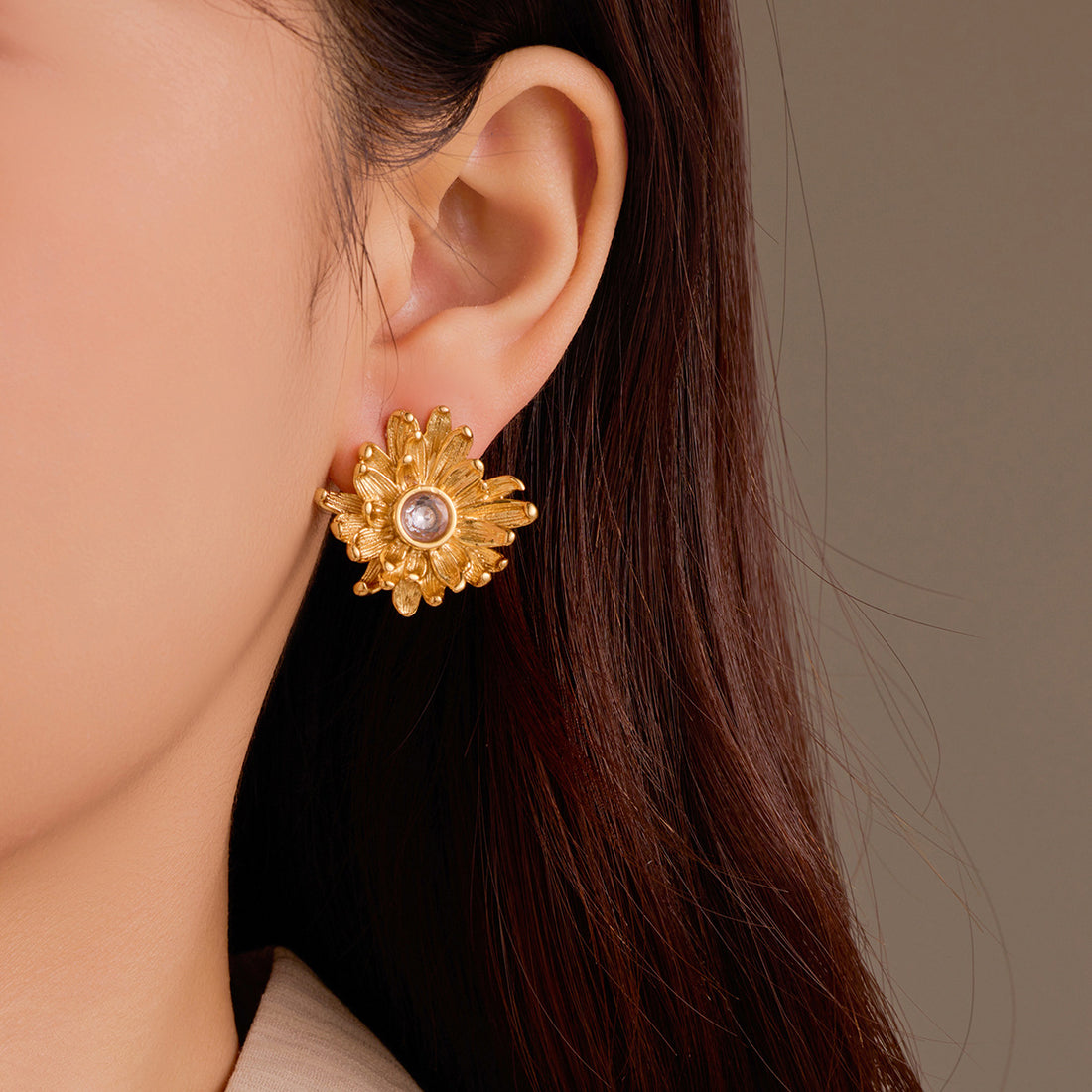 Meghan Asymmetrical Petal Earrings [7RGH3BHQ]