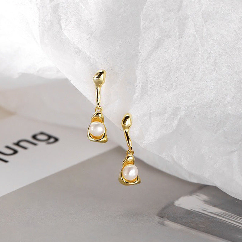 Melonie Asymmetric Pearl Earrings [LBDG1OK7]