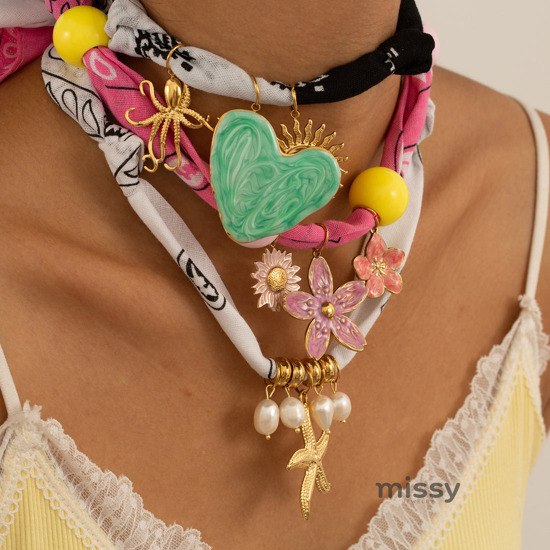 Mercedes Silk Heart Choker [76WASLSQ]
