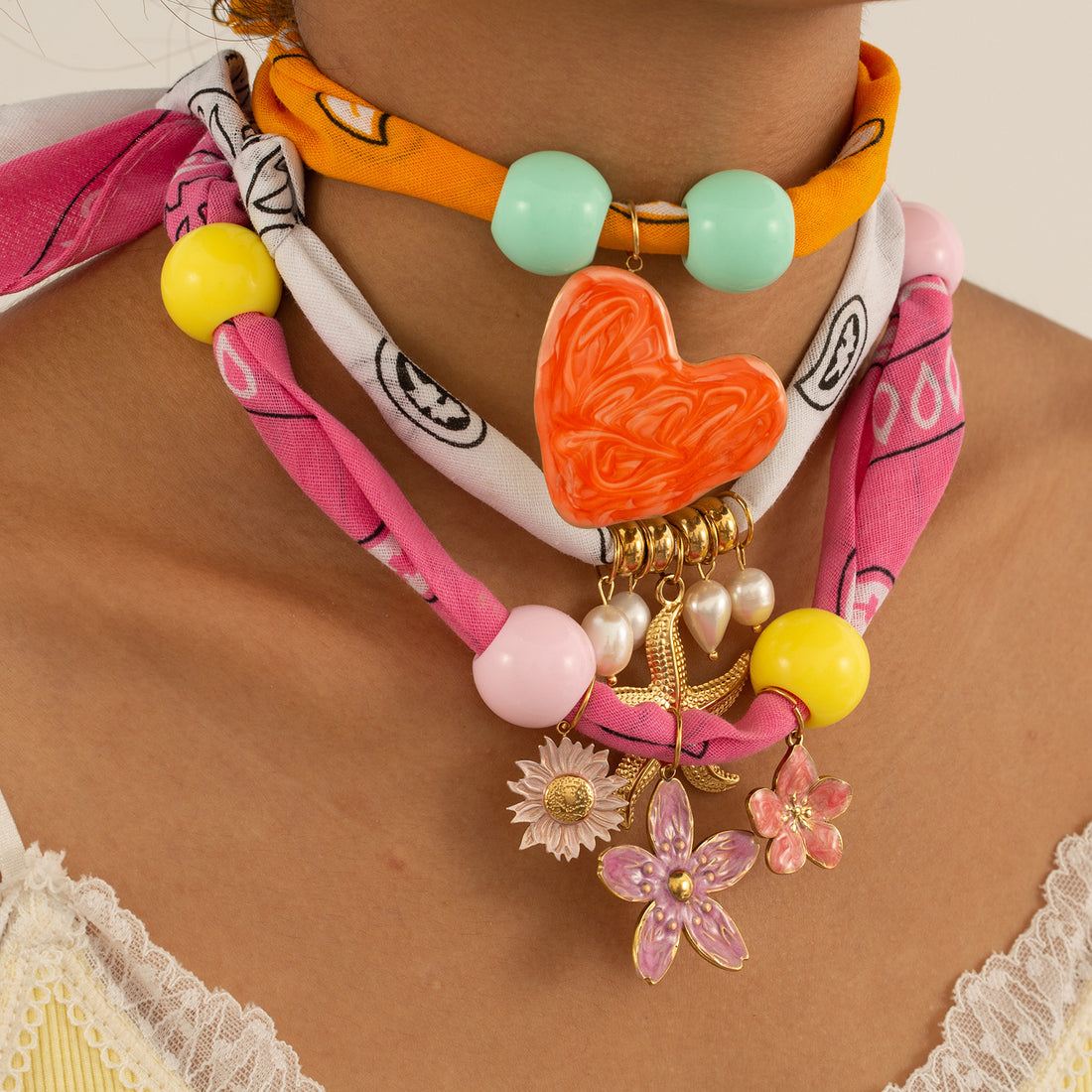 Mercedes Silk Heart Choker [76WASLSQ]