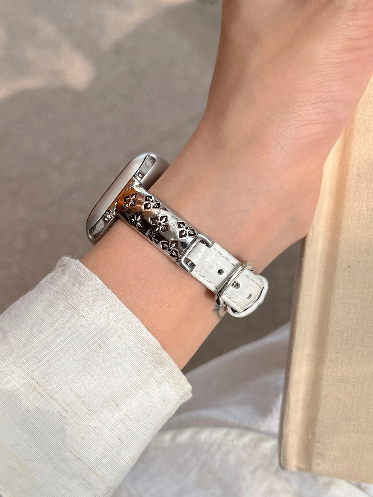 Metal and Leather Apple Watch Band [KK2YKRBQ]