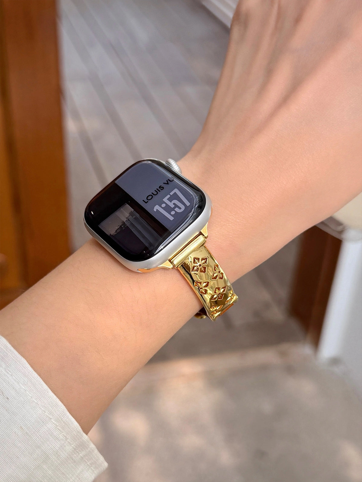 Metal and Leather Apple Watch Band [Q59L7JF1]