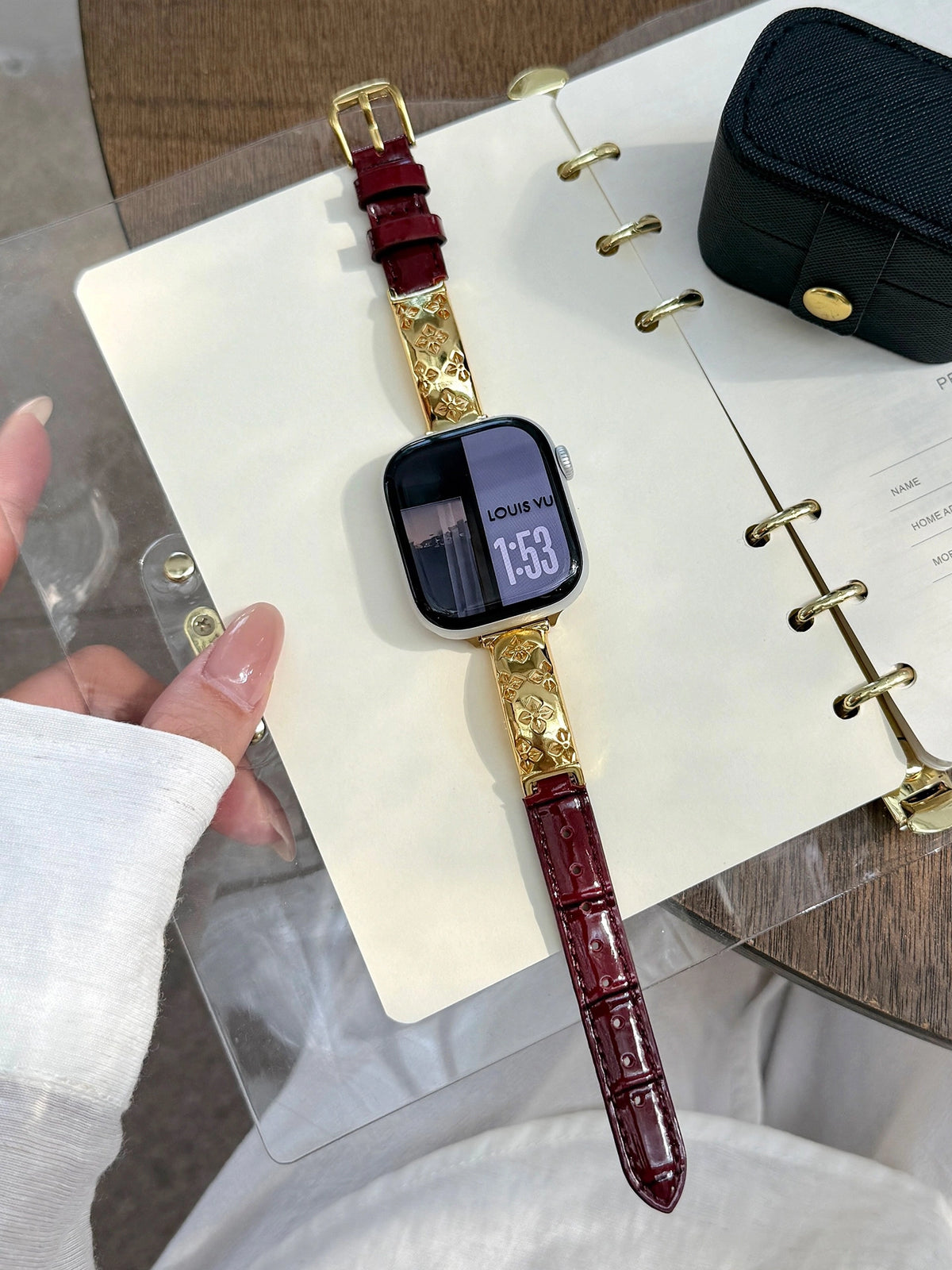 Metal and Leather Apple Watch Band [91V8OUZY]