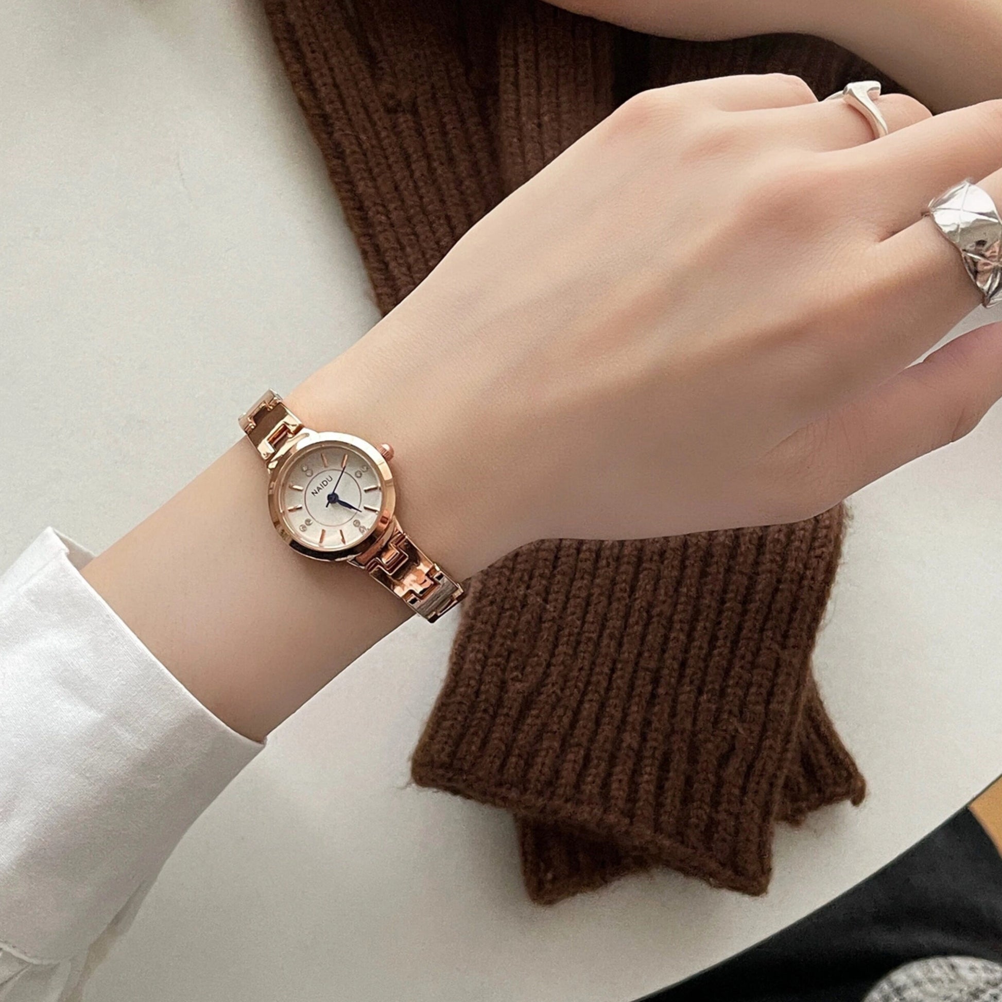 Minimalist Chain Bracelet Watch [L7XJQF3L]