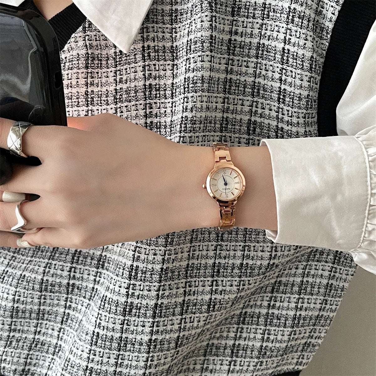 Minimalist Chain Bracelet Watch [3P8F3B81]