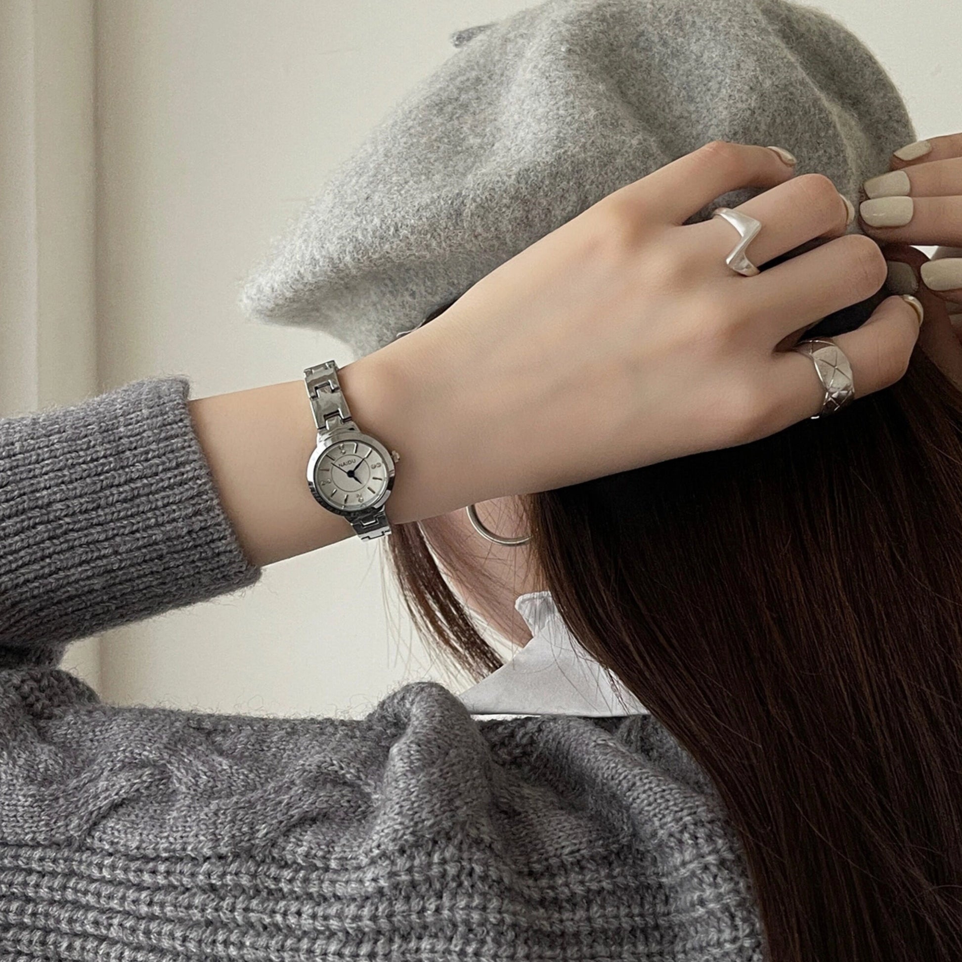Minimalist Chain Bracelet Watch [CI92203M]