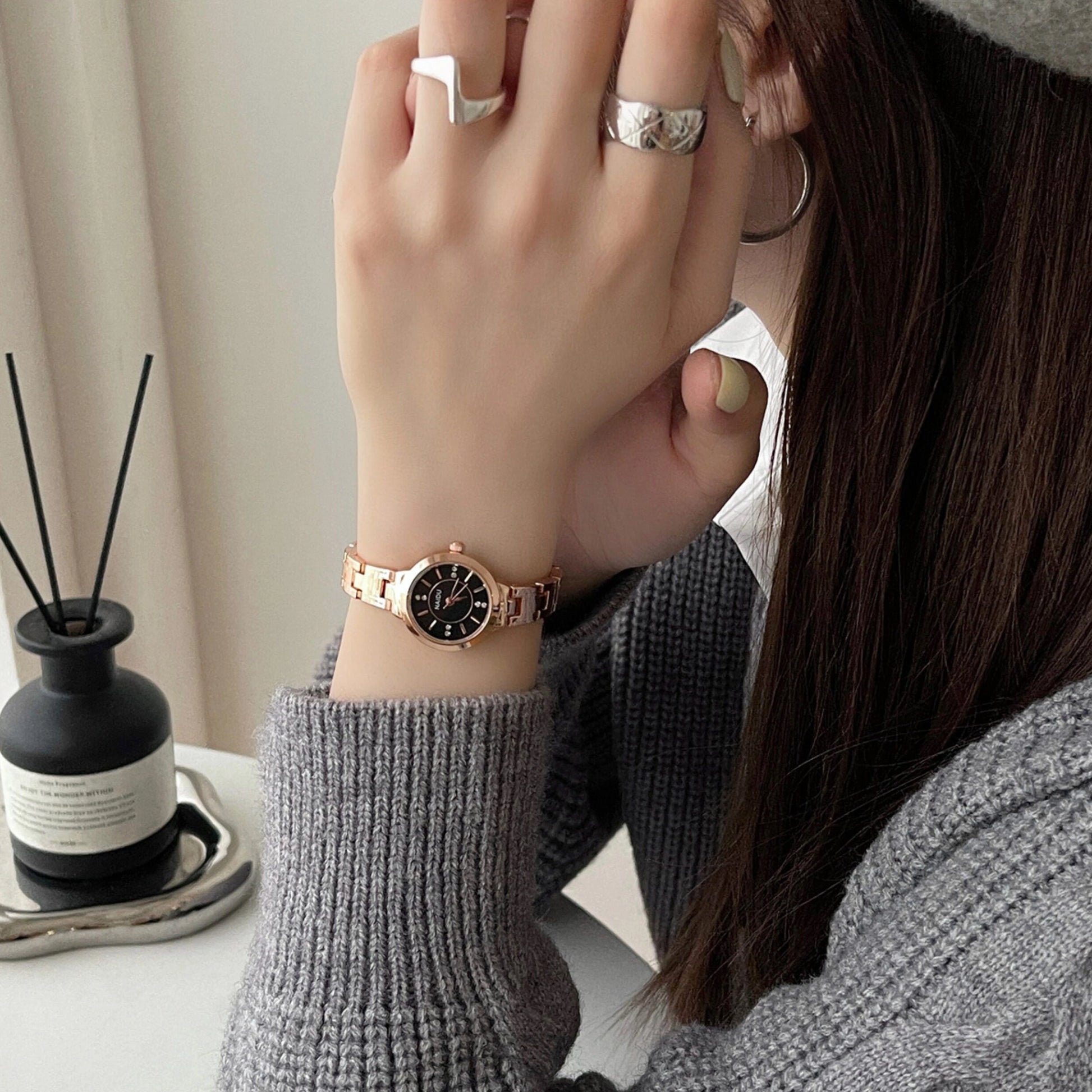 Minimalist Chain Bracelet Watch [9JTN58RW]