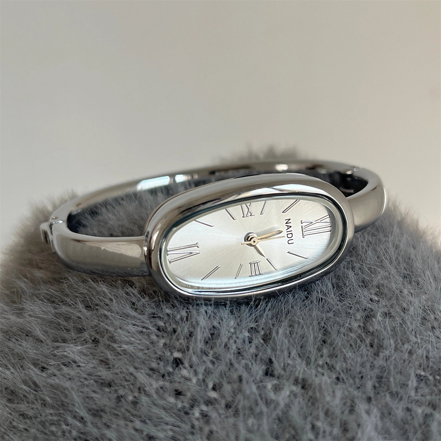 Minimalist Oval Bracelet Watch [SMG0U6X7]