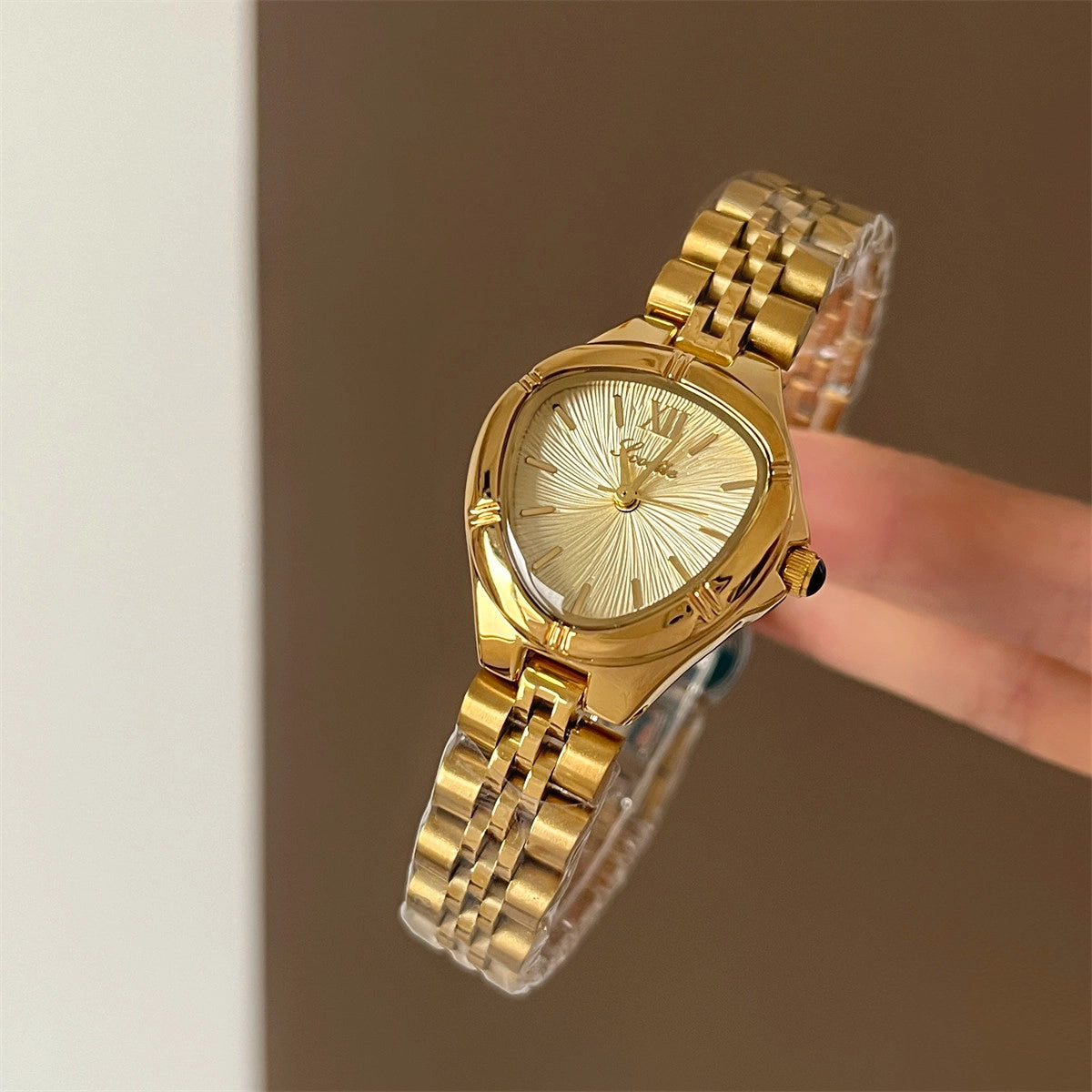 Minimalist Round Dial Bracelet Watch [WD6HD9SC]