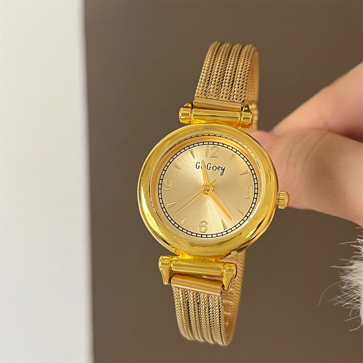 Minimalist Round Mesh Strap Watch [N2P2VVRX]