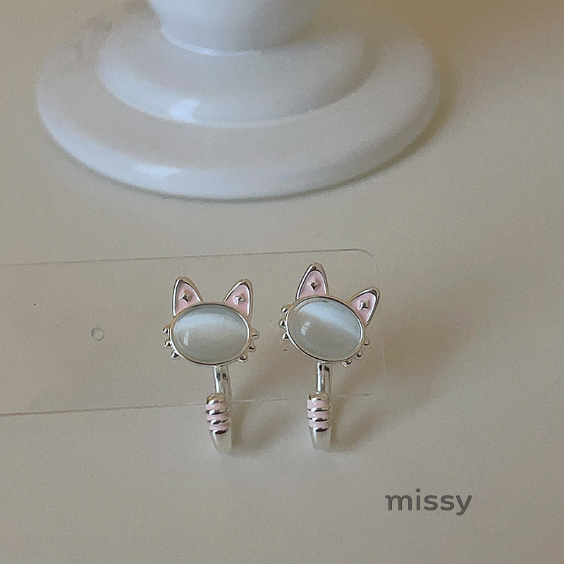 Mollie Iridescent Cat Studs [5VWFFF4L]