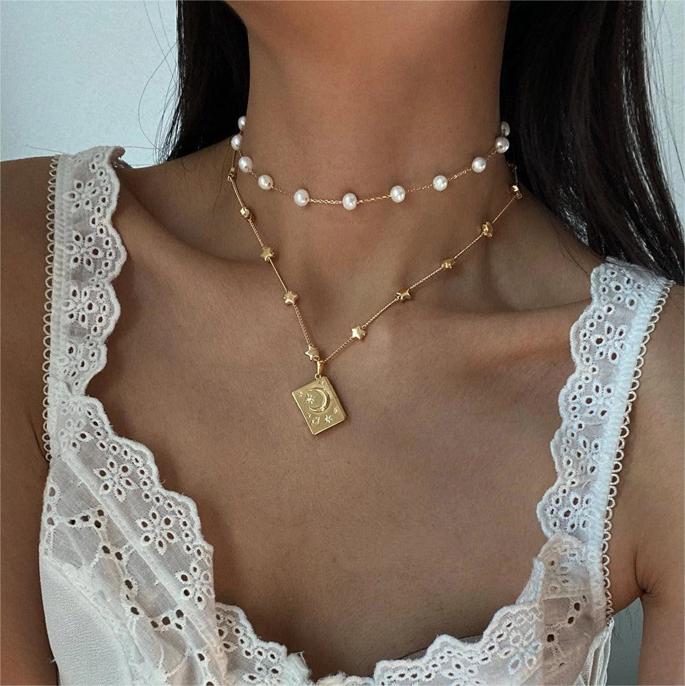 Moon Pendant Necklace [5O8XJBDI]